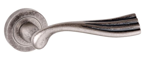 Old English Richmond Lever on Round Rose - Distressed Silver