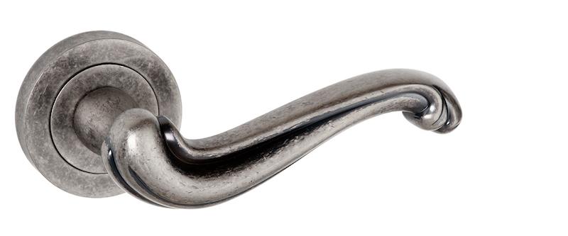 Old English Colchester Lever on Round Rose - Distressed Silver
